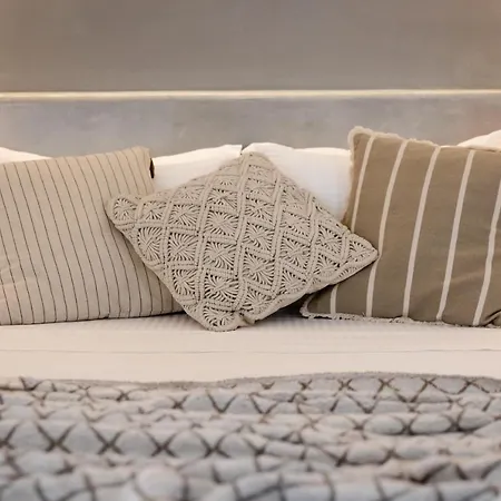 White Breeze Éxo Goniá